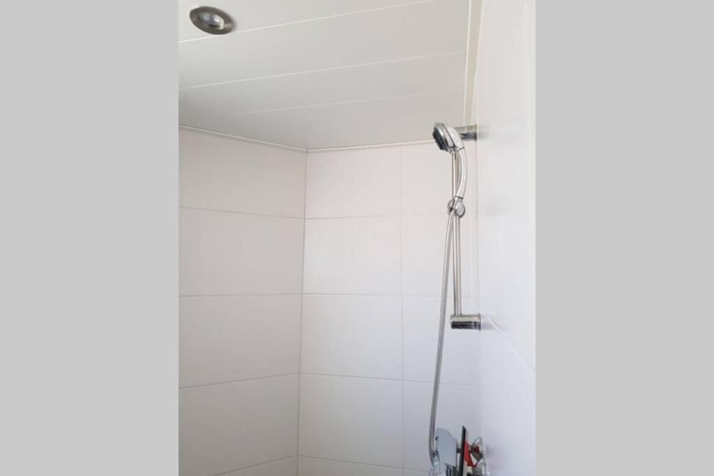 Schoon Sfeervol Souterrain Apartment Katwijk aan Zee Екстериор снимка