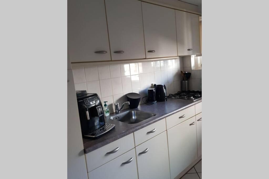 Schoon Sfeervol Souterrain Apartment Katwijk aan Zee Екстериор снимка